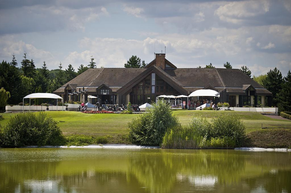 Golf Hotel de Mont Griffon Luzarches Extérieur photo